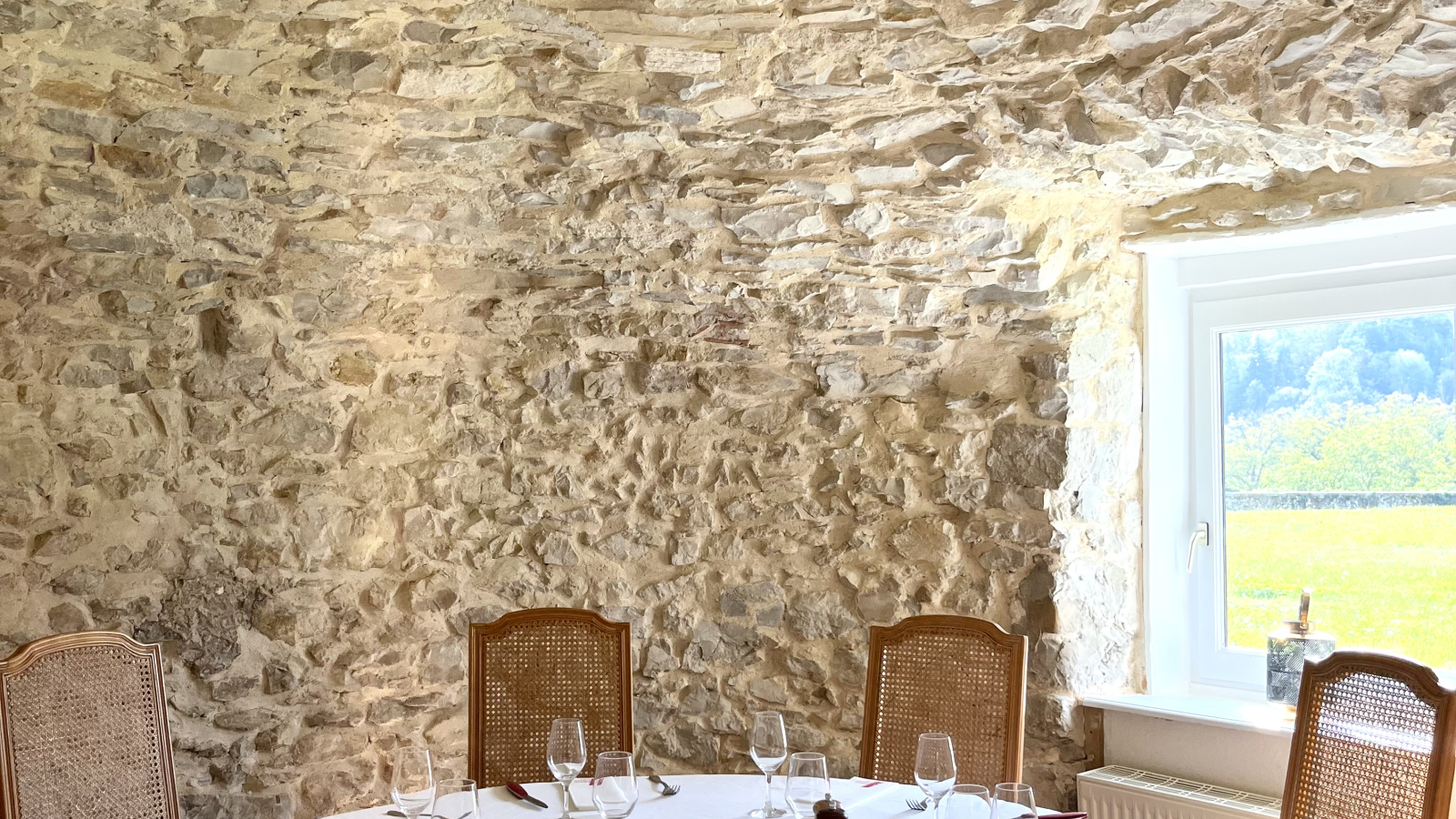 La Rotisserie du château - Chateau du Chapeau Cornu - Vignieu - Balcons du Dauphiné - Nord-Isère - à moins d'une heure de Lyon