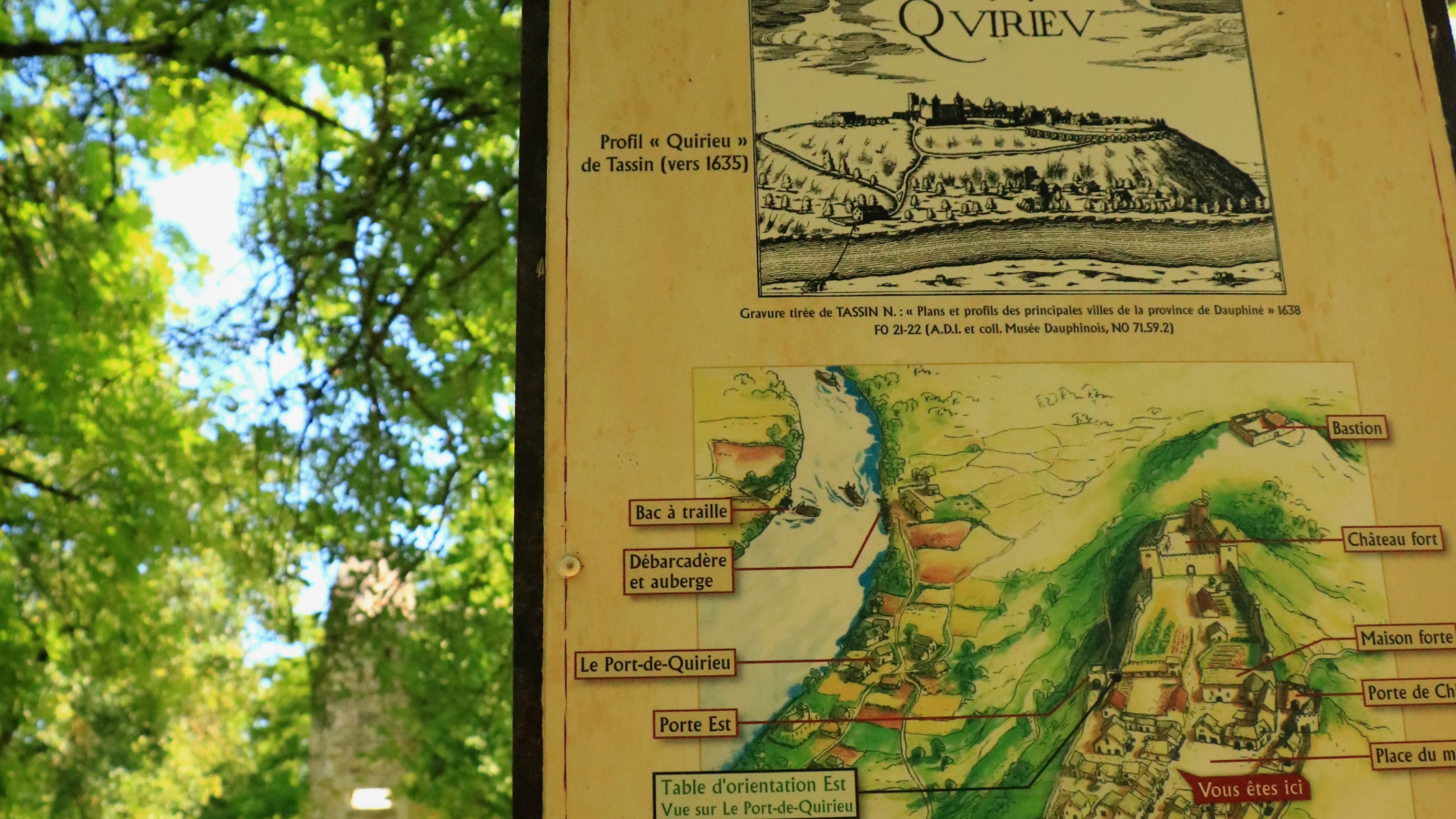 Quirieu, site médiéval - Quirieu, la cité endormie - Bouvesse-Quirieu - Balcons du Dauphiné - Nord-Isère - à moins d'une heure de Lyon