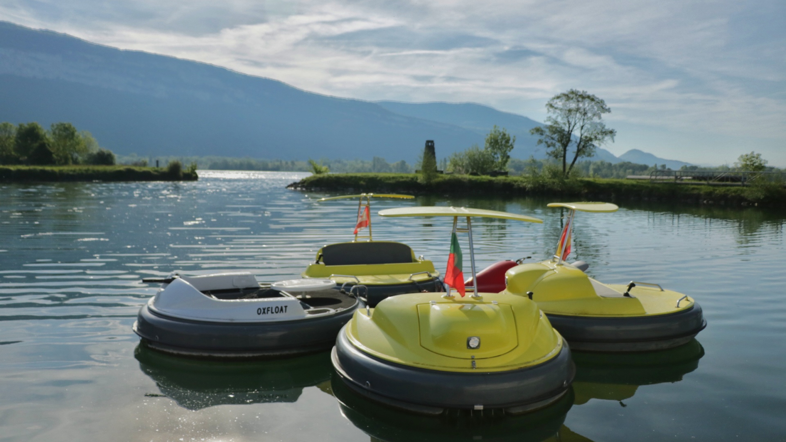 Eden Marine - location d'Oxoon, embarcations électriques - Base de loisirs de la Vallée Bleue - Montalieu-Vercieu - Balcons du Dauphiné - Nord-Isère - à moins d'une heure de Lyon