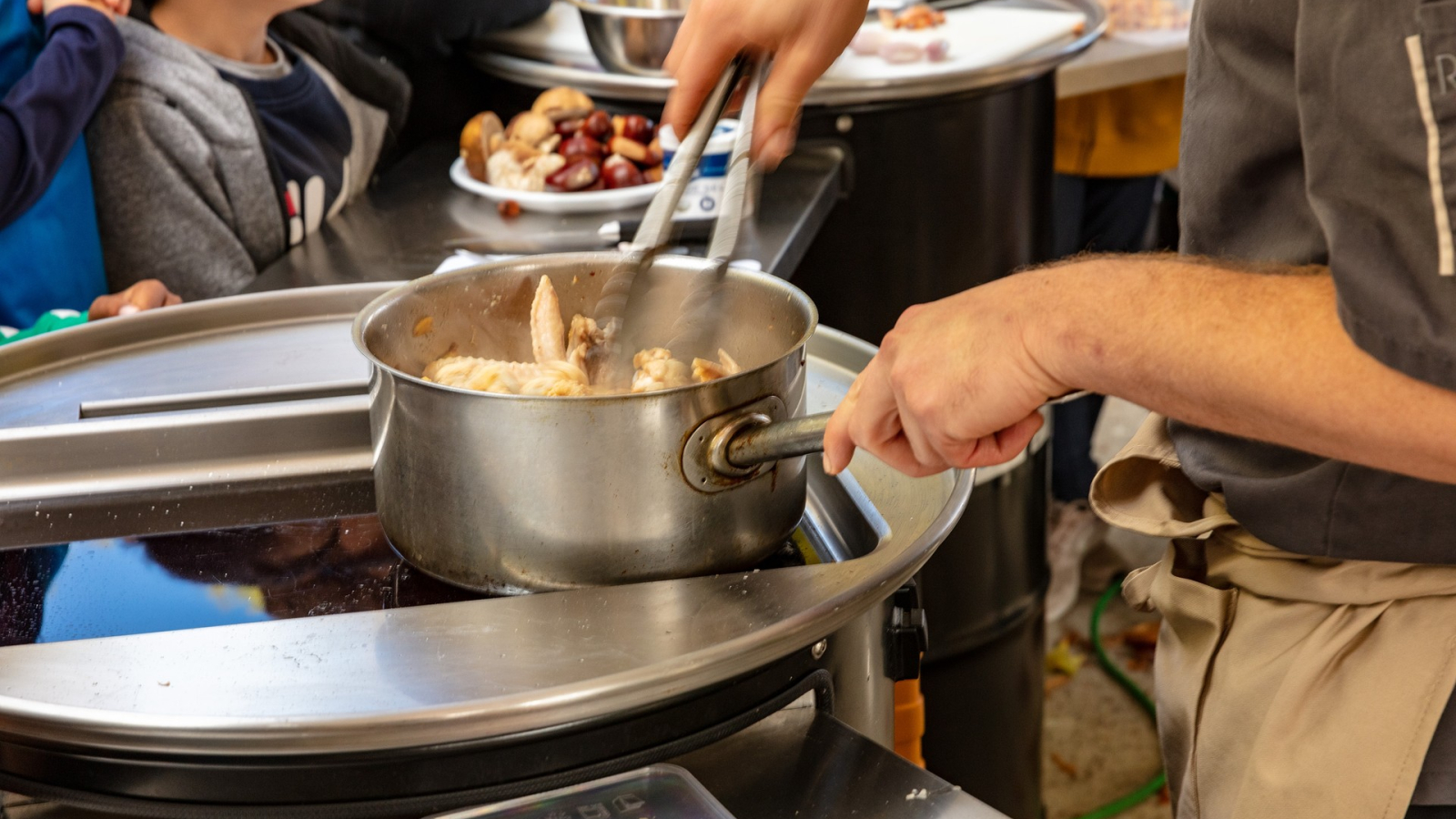 Jaujac - Ardèche s'invite au Menu- bouillond e volaille©sourcesetvolcans