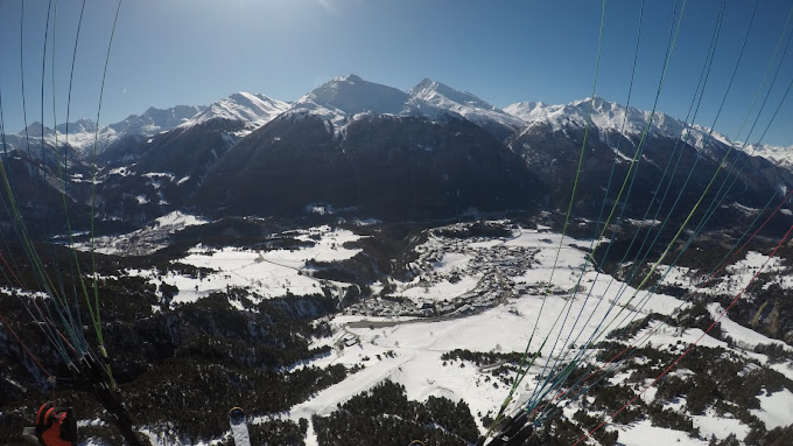 Tandem paragliding flight with Théo Camus