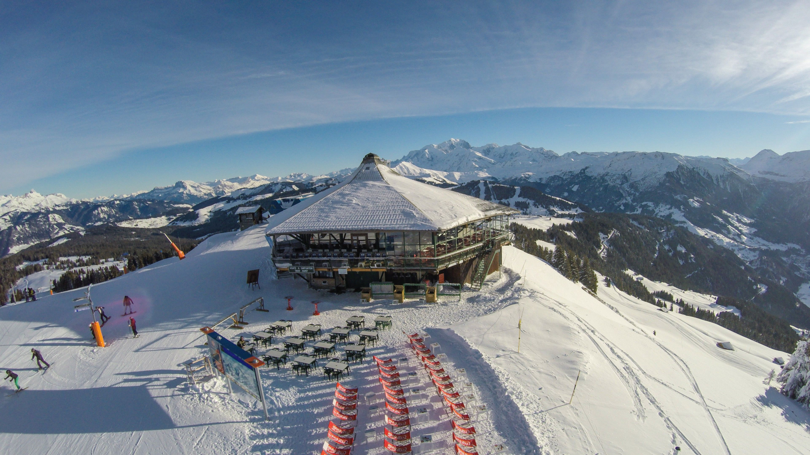 Restaurant d'altitude avec terrasse panoramique