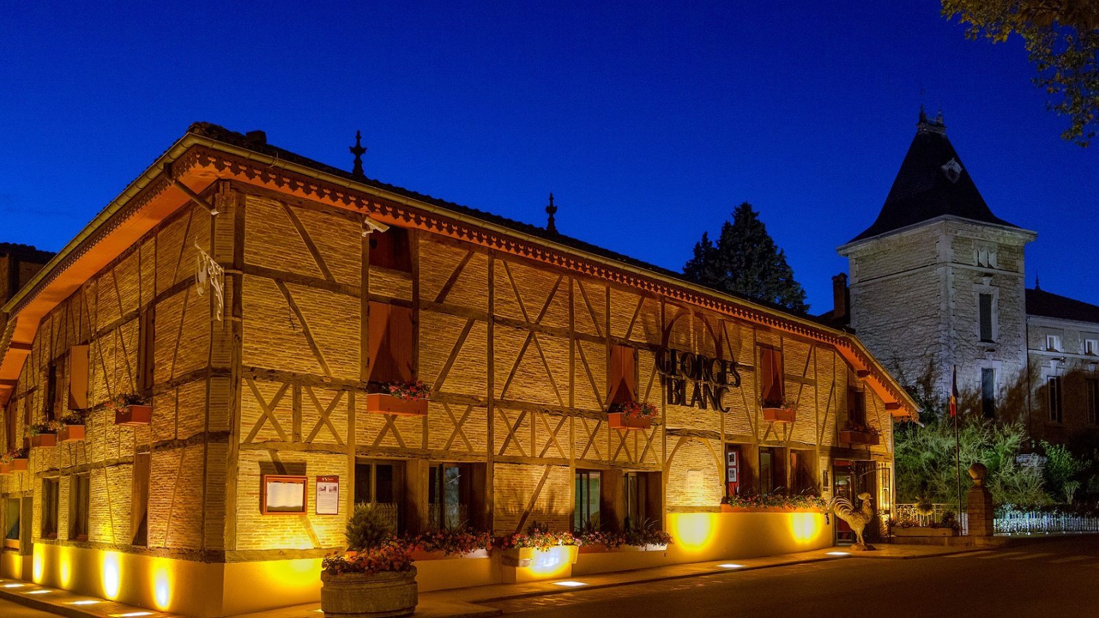 Extérieur du restaurant le soir