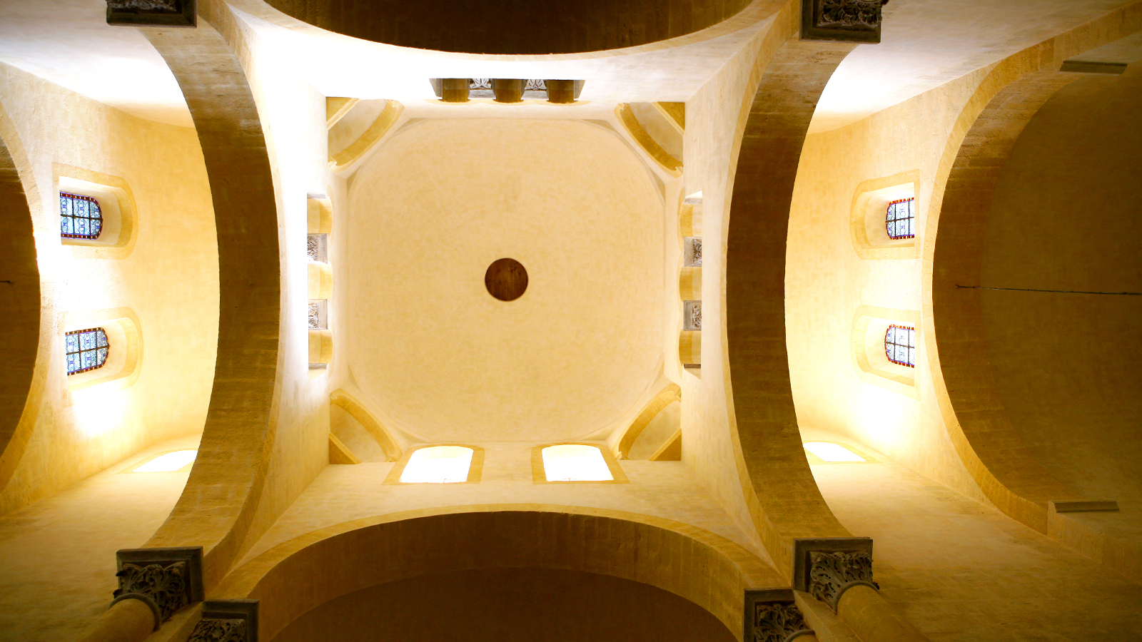 Transept de la basilique Notre-Dame du Port