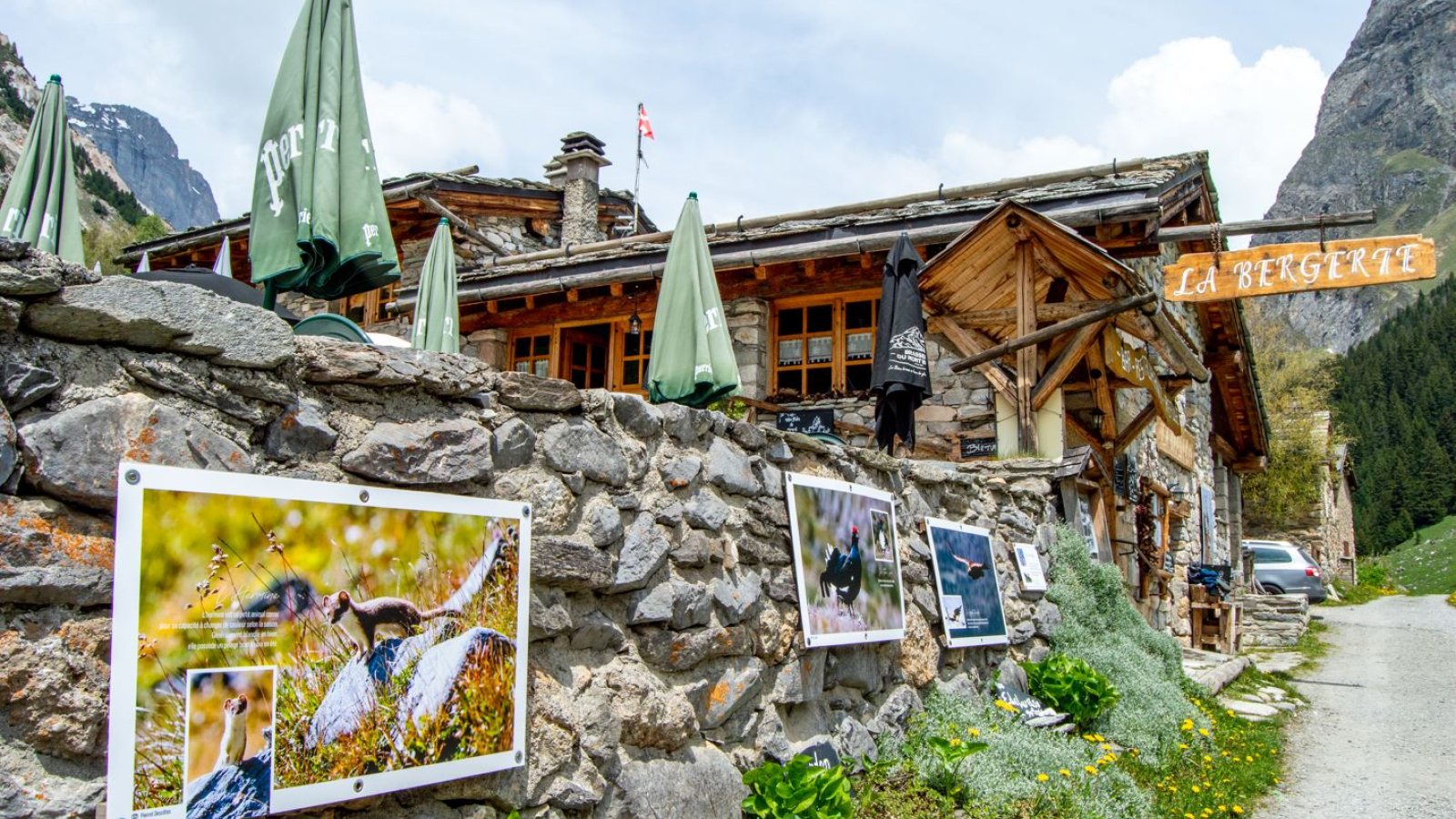 Photos exposées au hameaux des Prioux