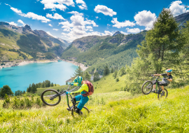 Vue sur le lac du Chevril