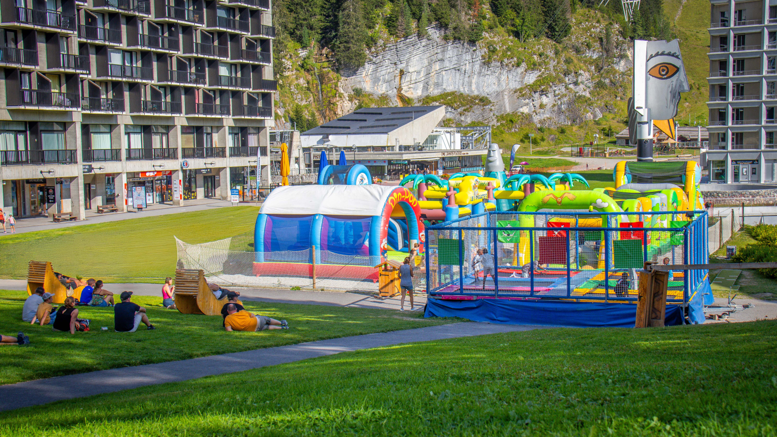 Overview of the bouncy castle area