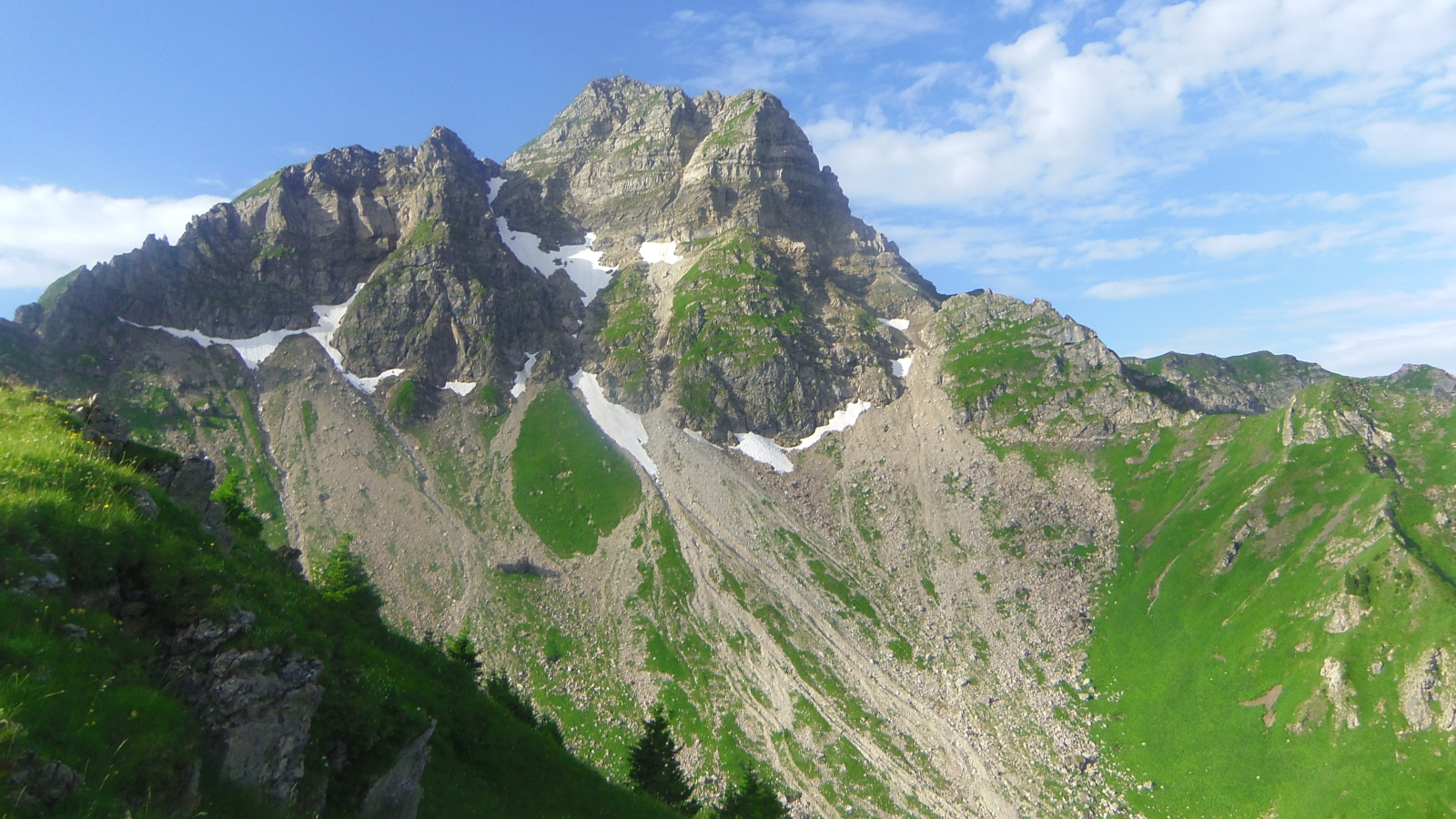 vue sur le sommet du Mont-de-Grange