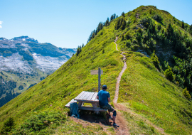 Vue de la table et de la Pointe de Véret