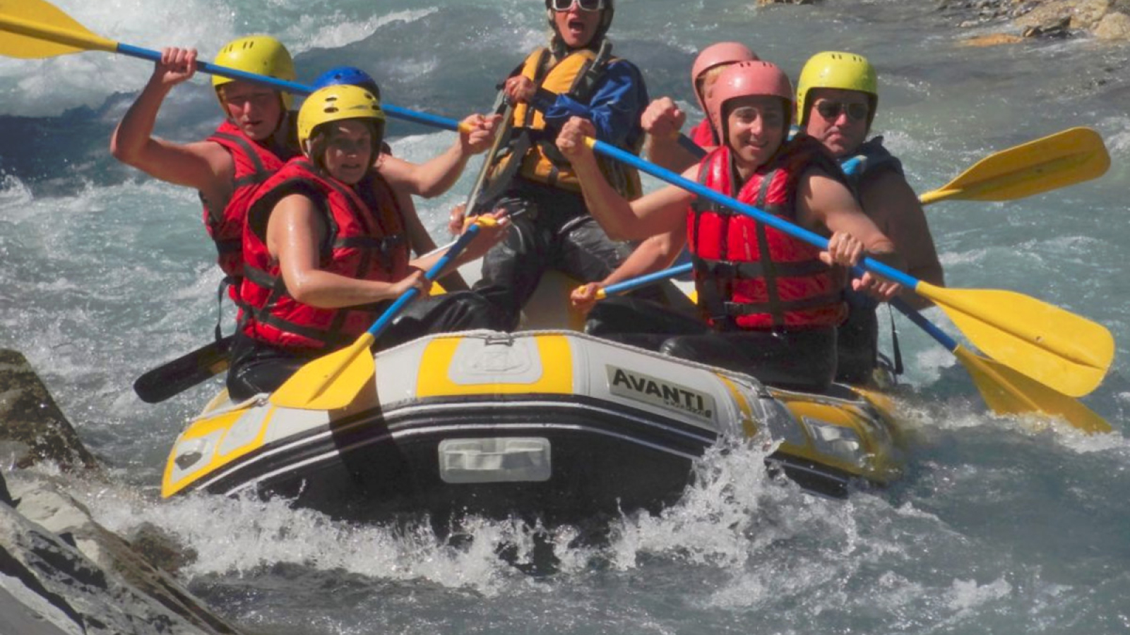 Canoe rafting with the Maison des guides de Val Cenis