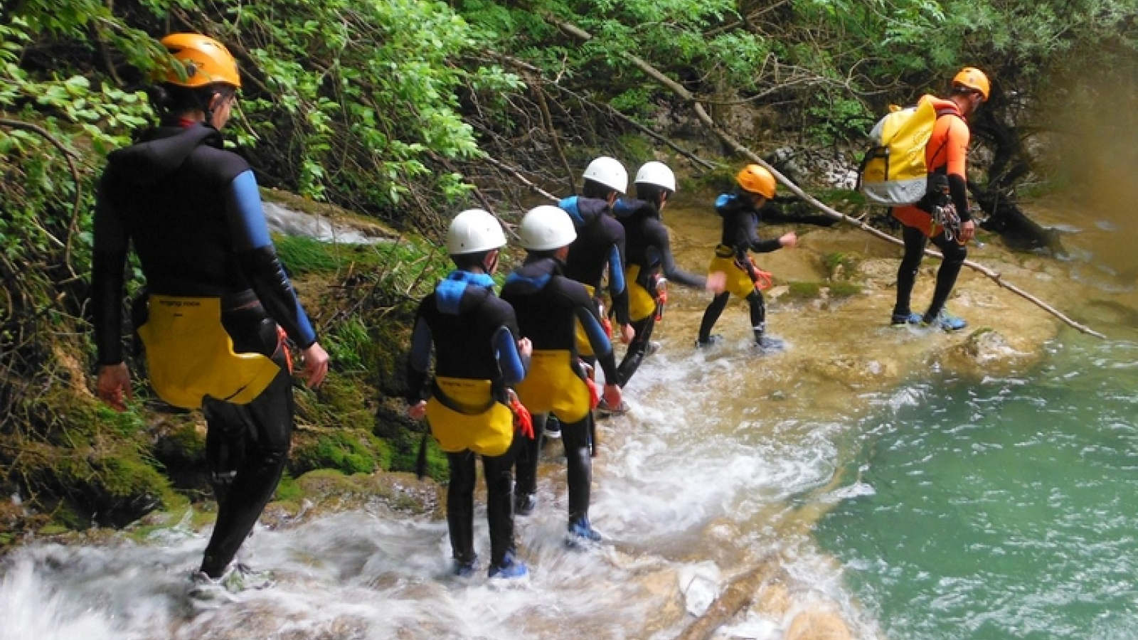 Canyoning en famille Albarine Équilibre Vertical