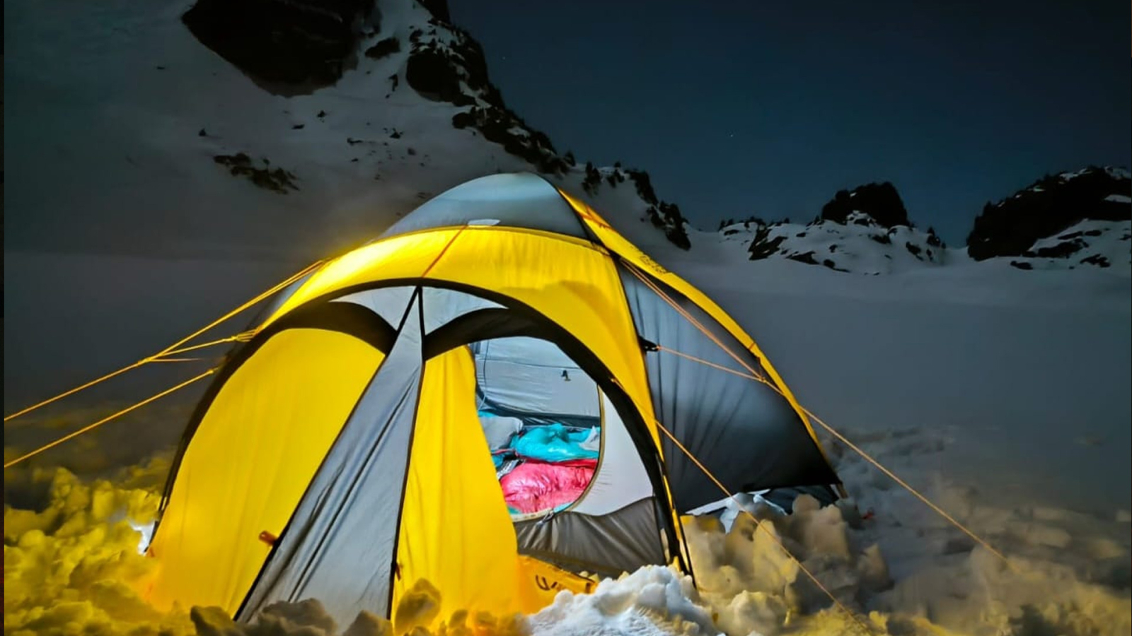 Nuit insolite en tente sur lac gelé Chamrousse