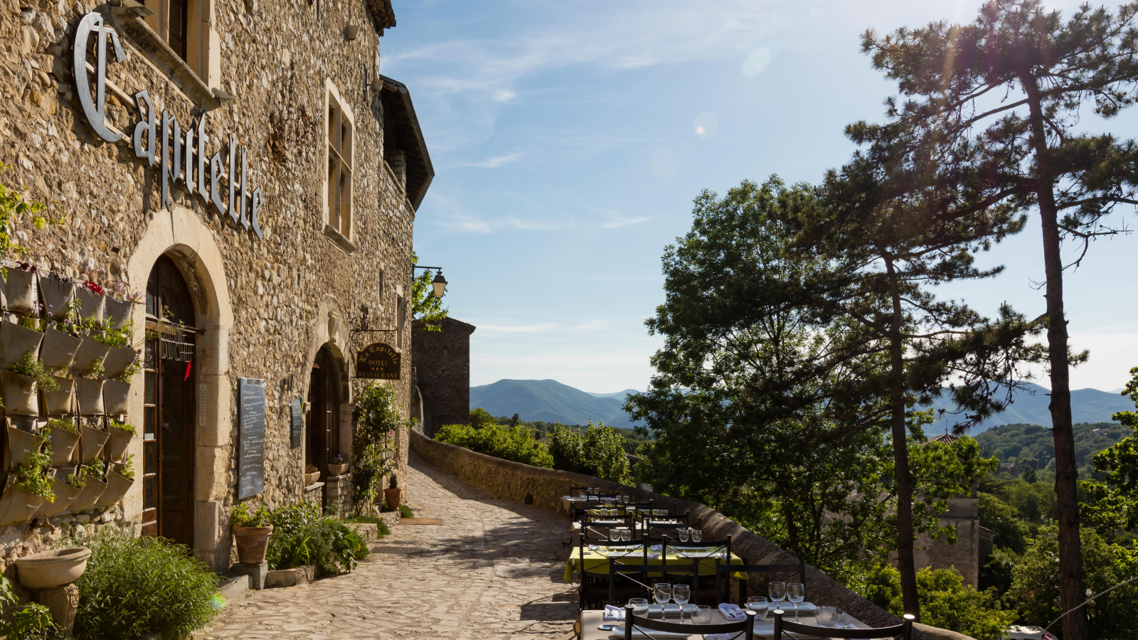 Hôtel Restaurant La Capitelle