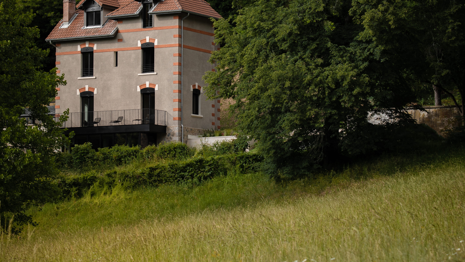 Maison du Chef prise depuis le Parc d'Uriage