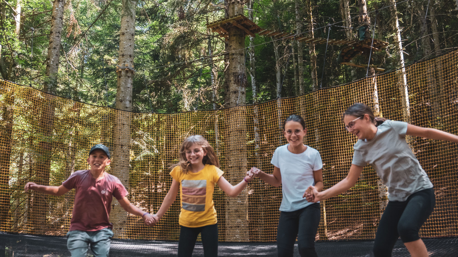 enfants dans l'Arène des Géants