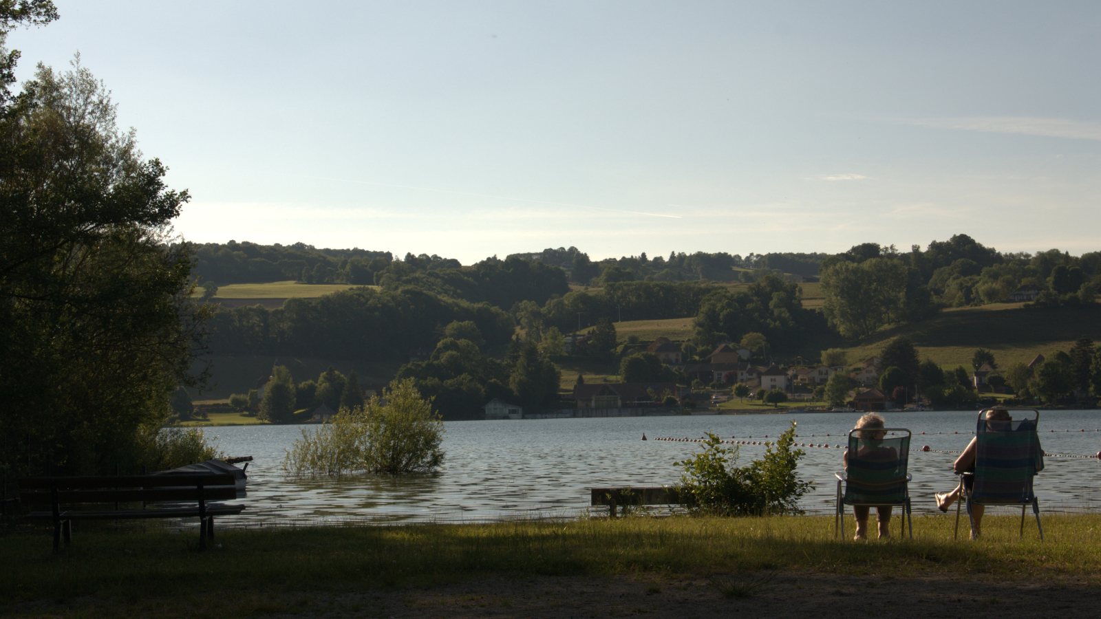 Qu'il est bon de se reposer au bord du lac