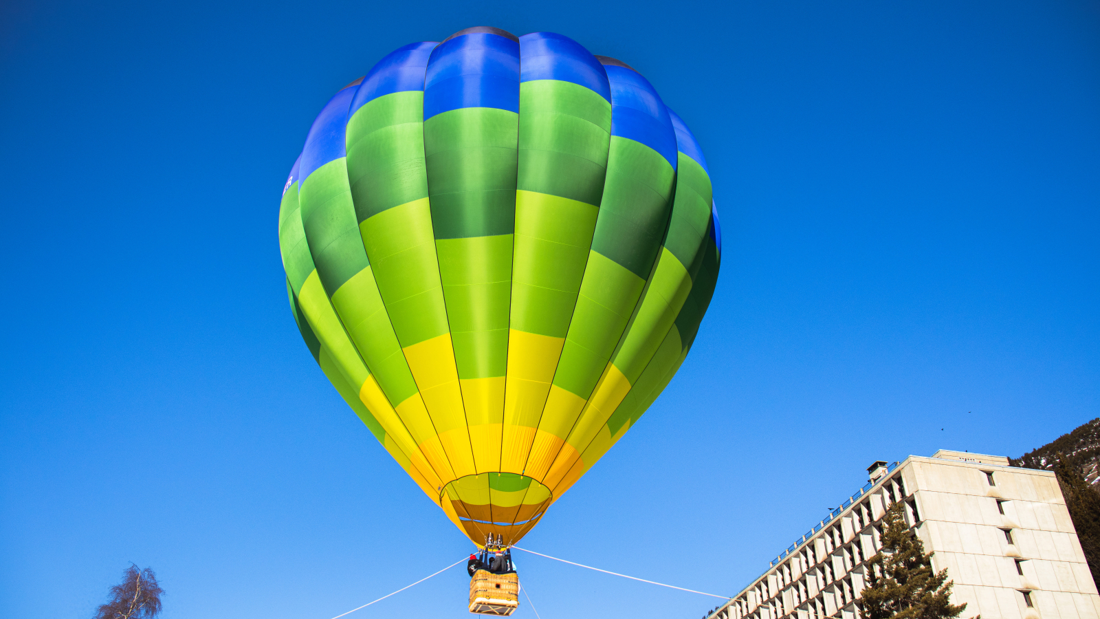 Baptême de montgolfière (relié par cable)