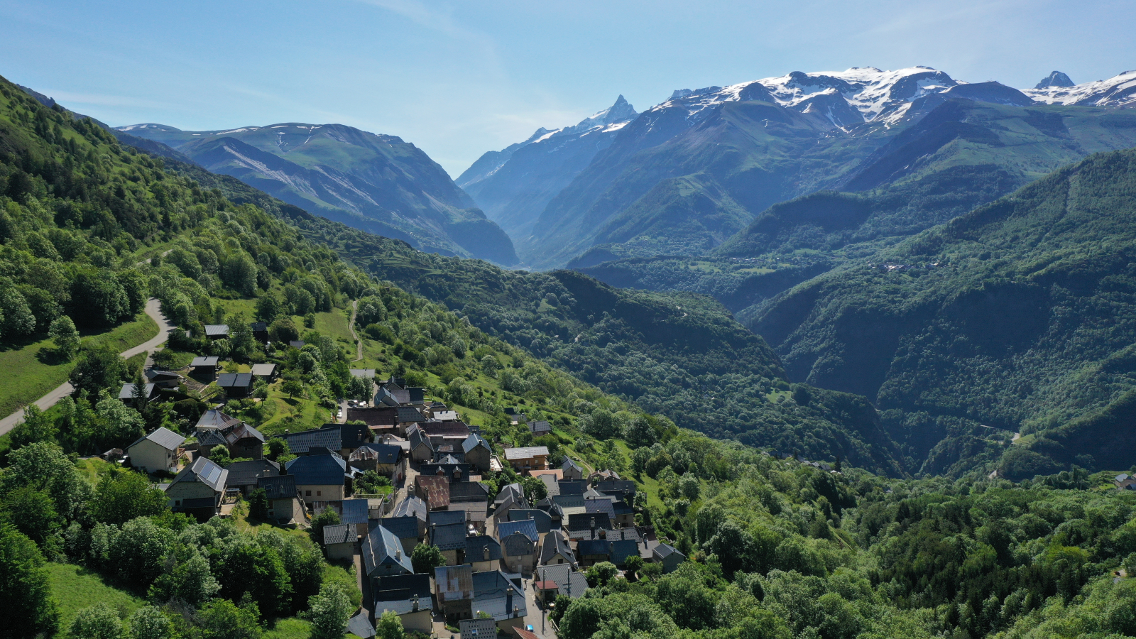 Hameau des Cours vu du ciel