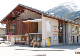 Le bureau d'information touristique dans la maison de la Vanoise