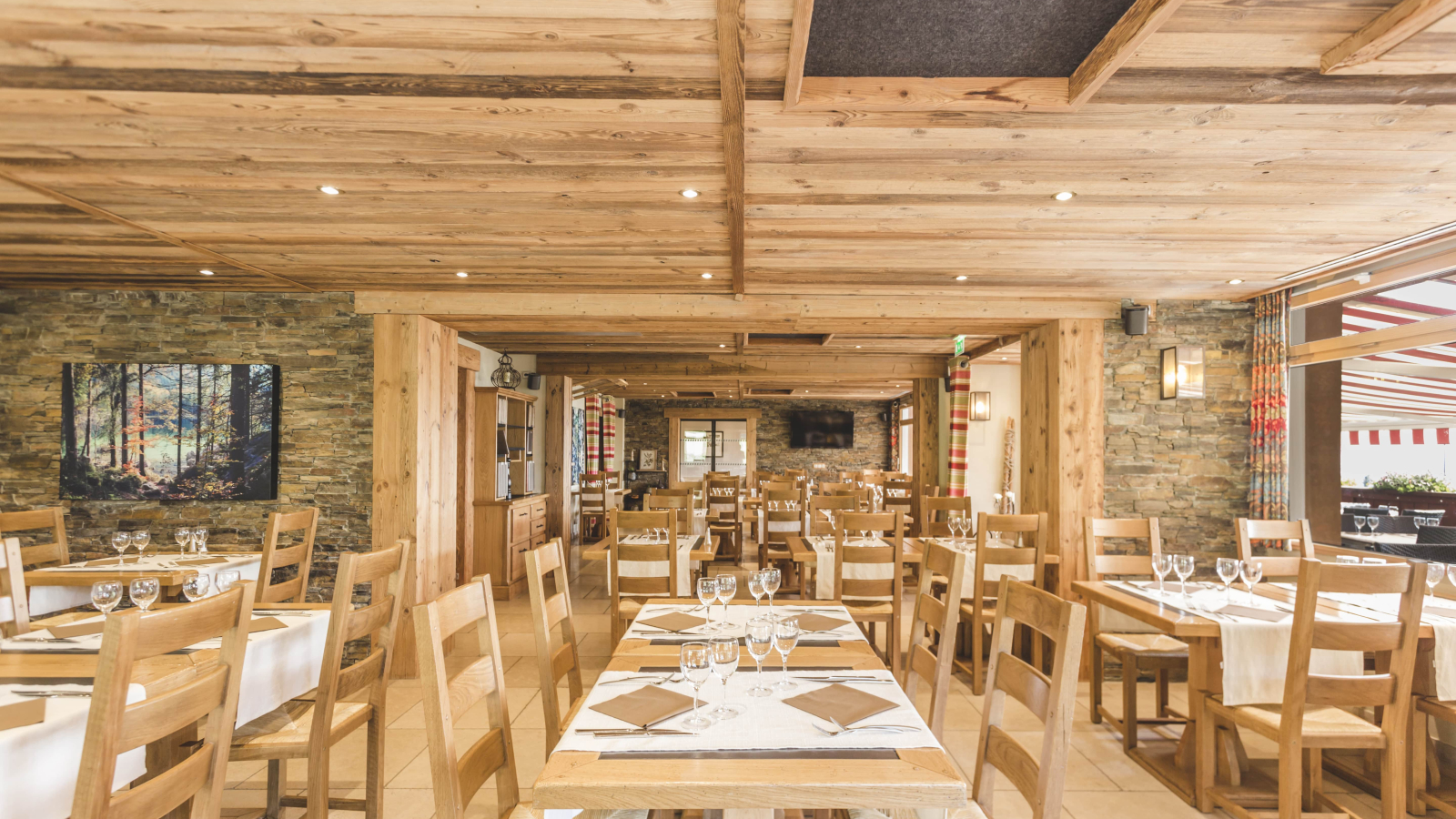 Salle de restaurant Bois Joly