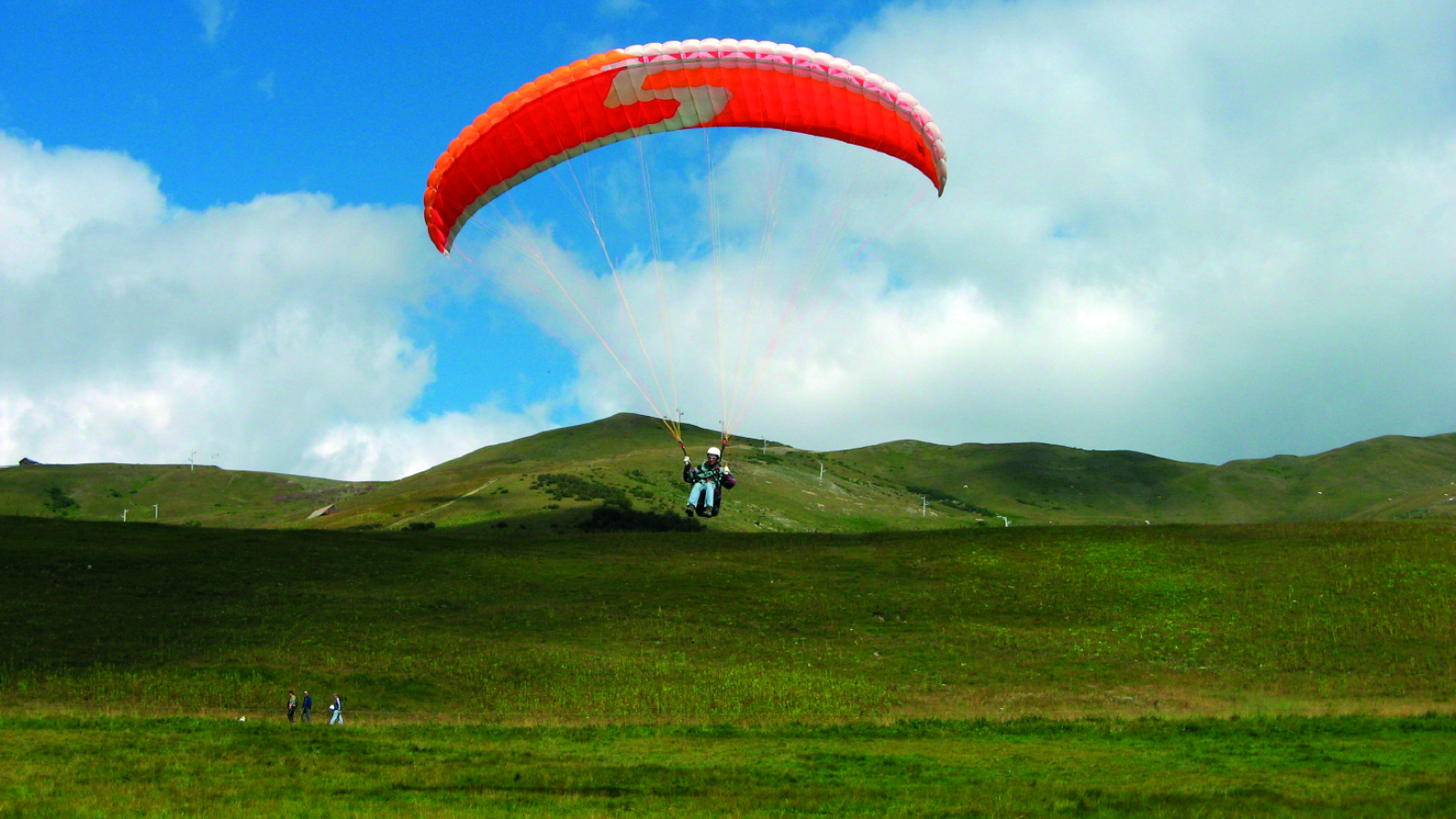 Décollage parapente @LaToussuire