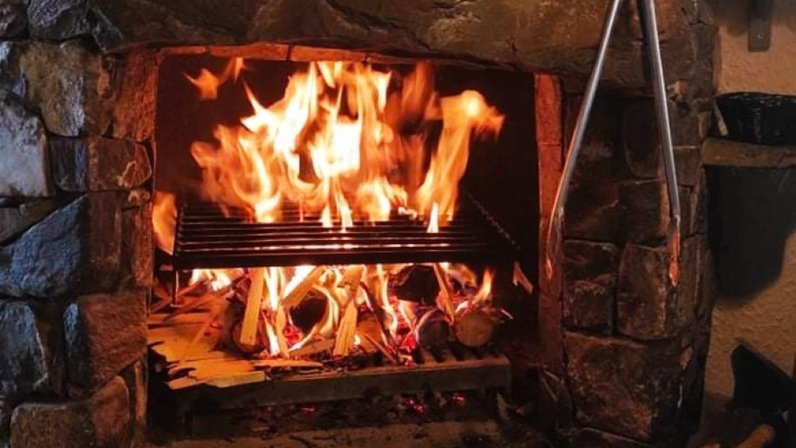 Cheminée pour cuisson de viandes