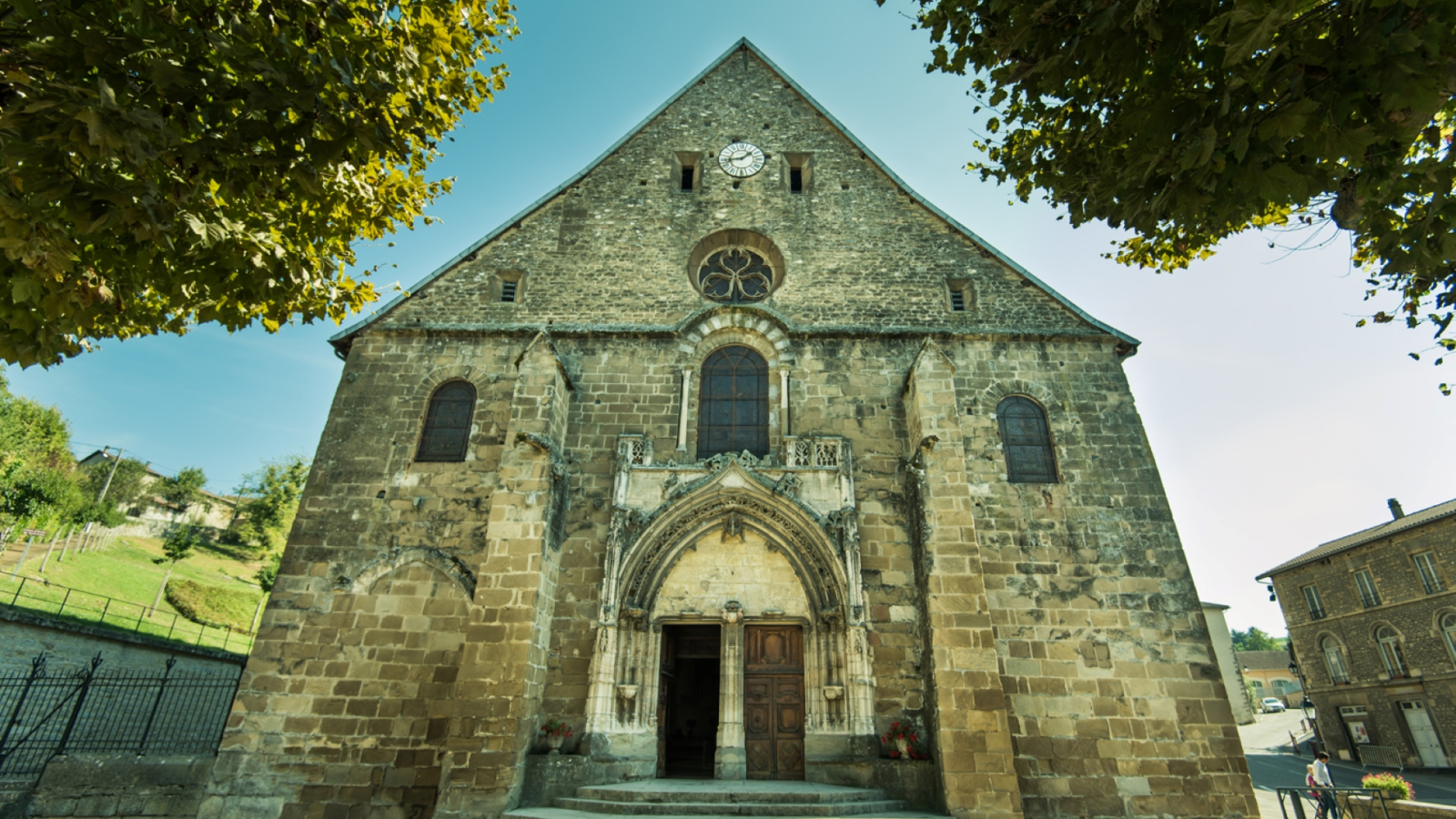 Abbatiale de  Saint-Chef, cité abbatiale - Balcons du Dauphiné - Nord Isère - à moins d'une heure de Lyon