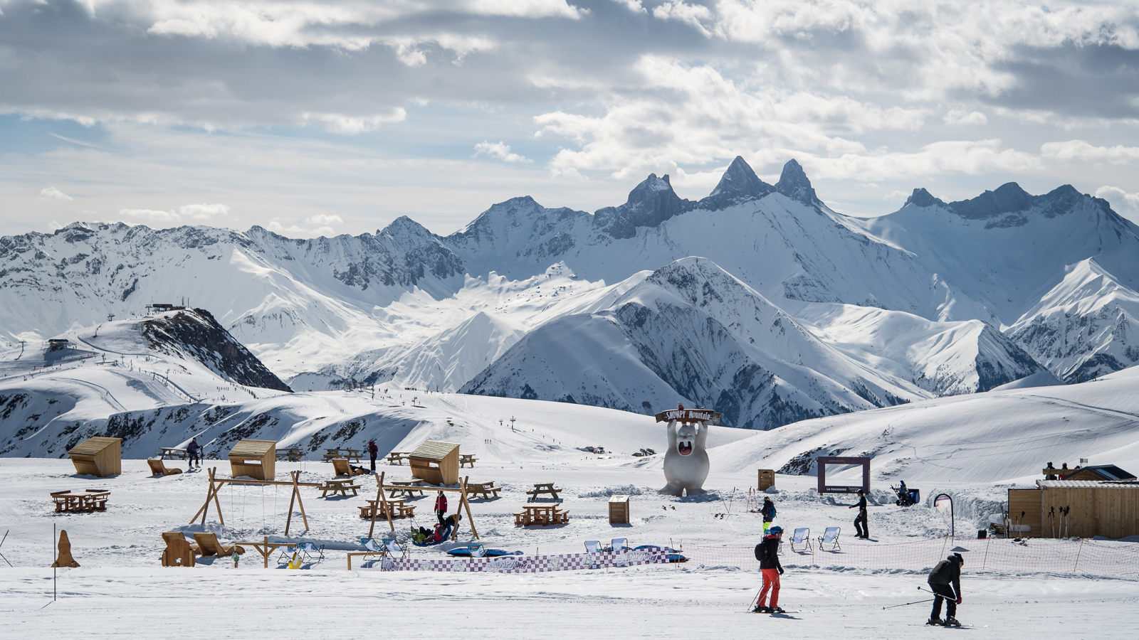 L'espace ludique Snowpy Mountain vu de loinn