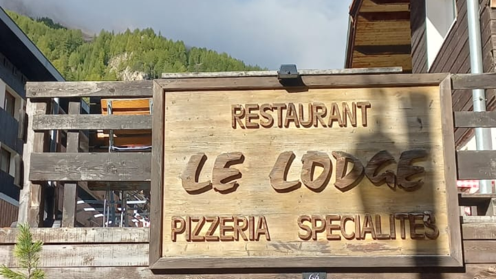 Le Lodge restaurant façade extérieure - Val d'Isère