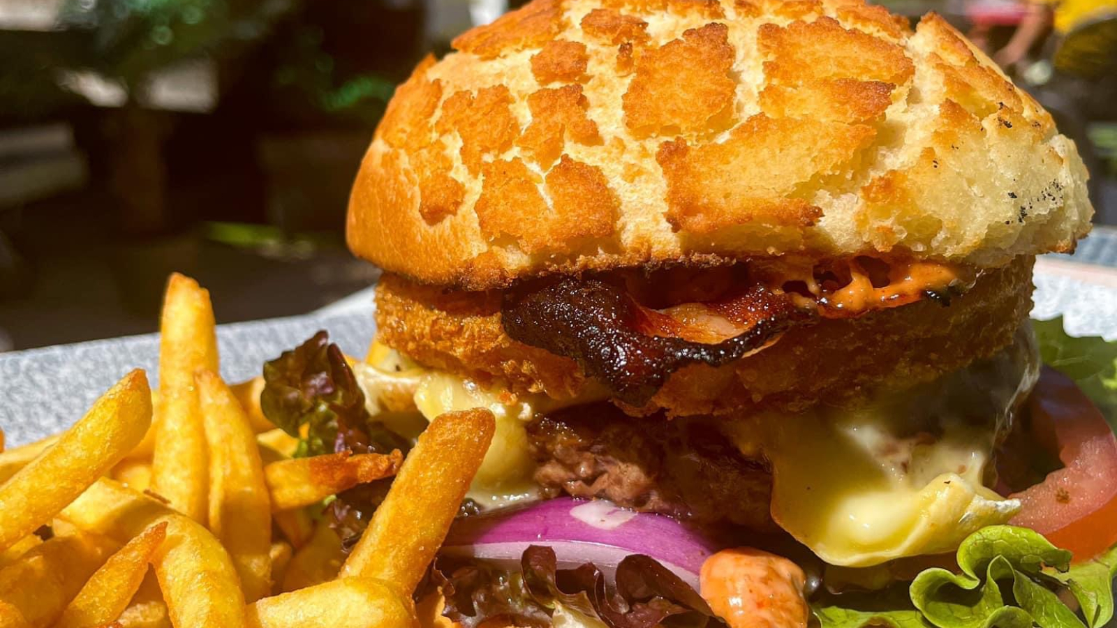 Burger et frites du Sun Bar - Restaurant Val D'Isère