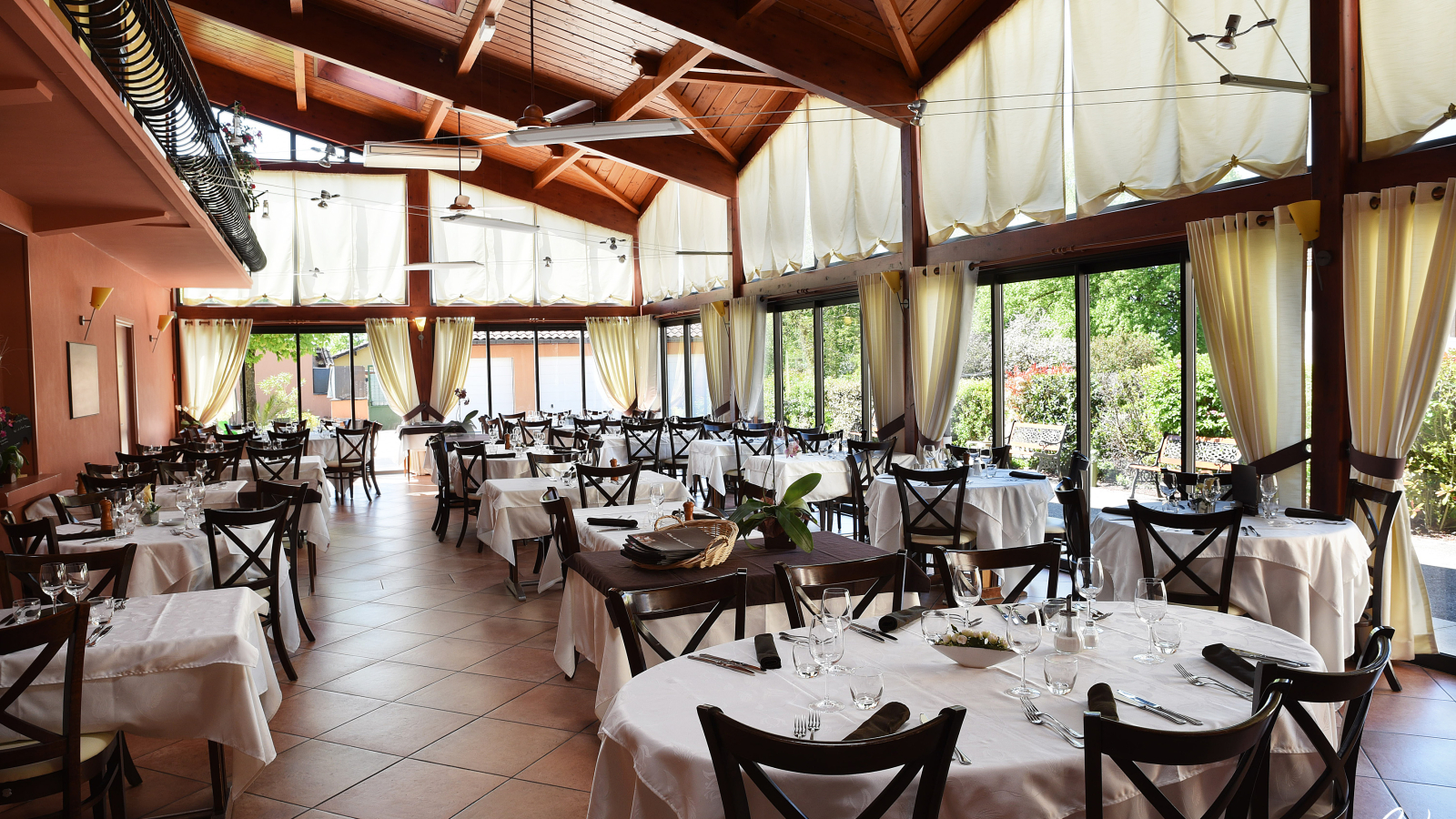 Grande salle du restaurant