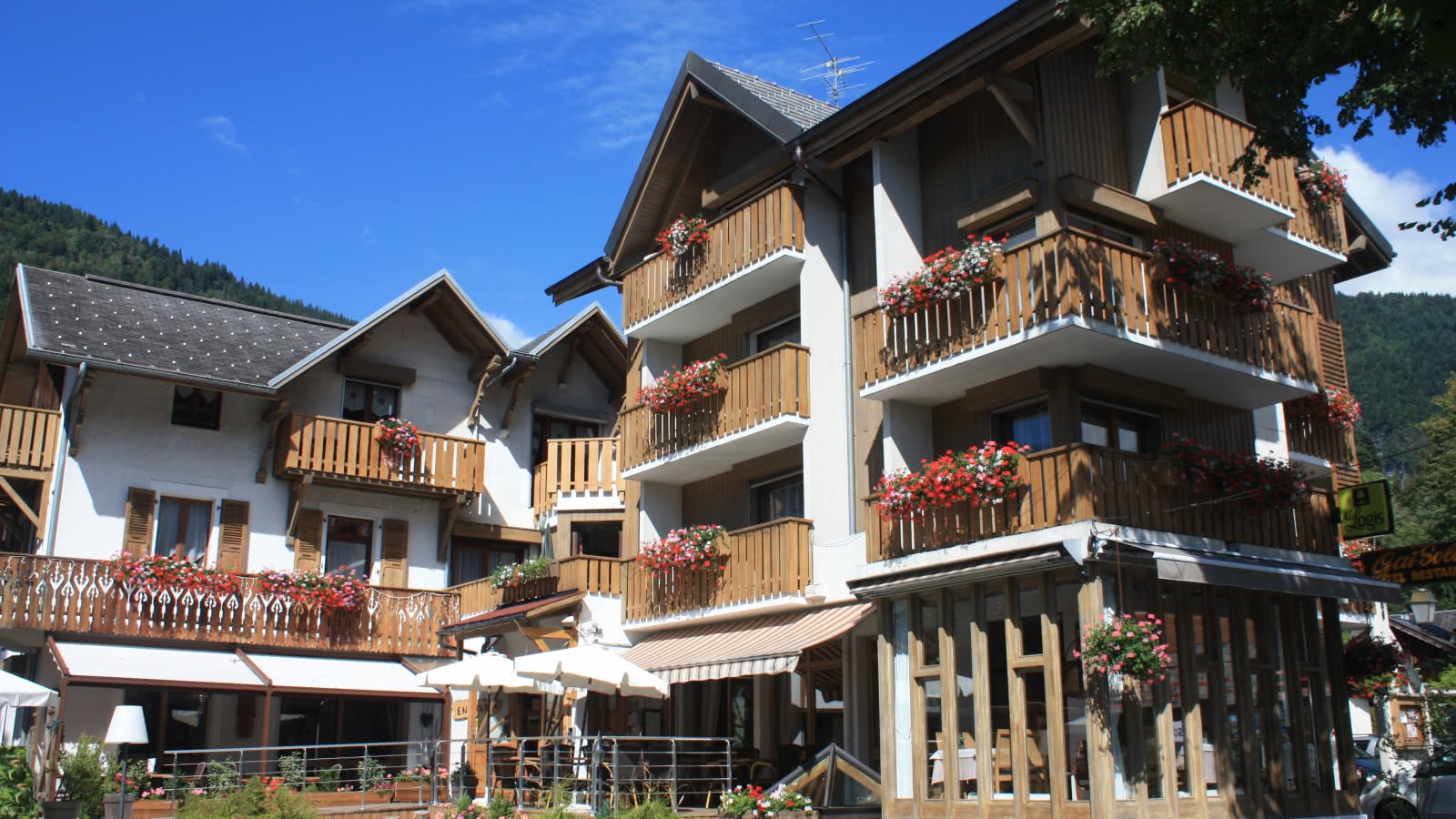 extérieur hotel gai soleil samoens