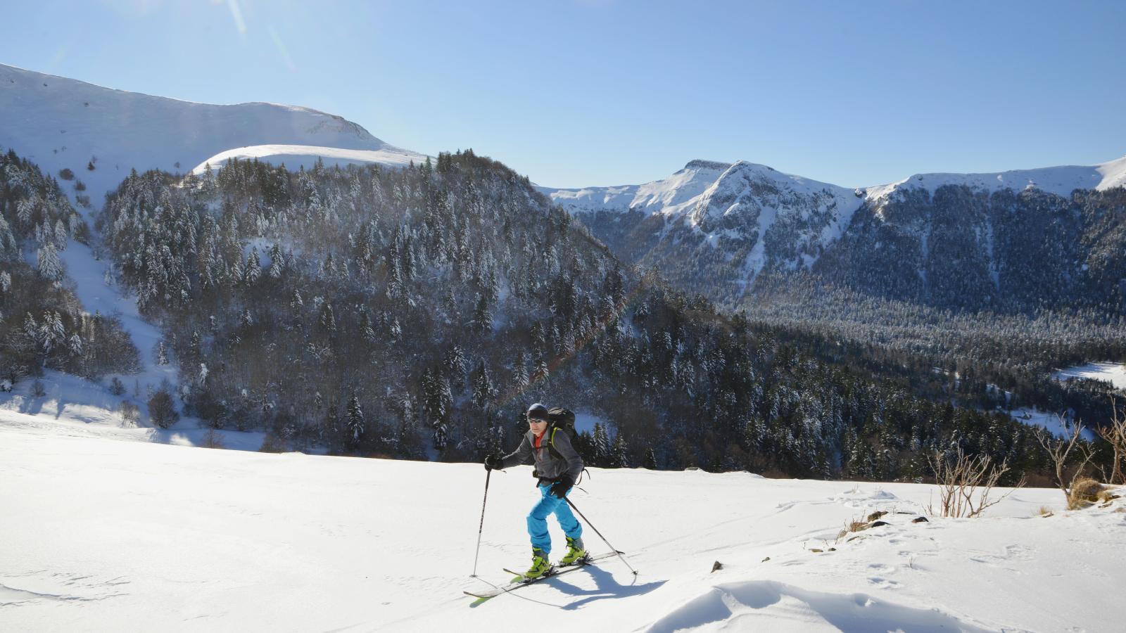 Ski de randonnée montagne du Cantal pays de Salers