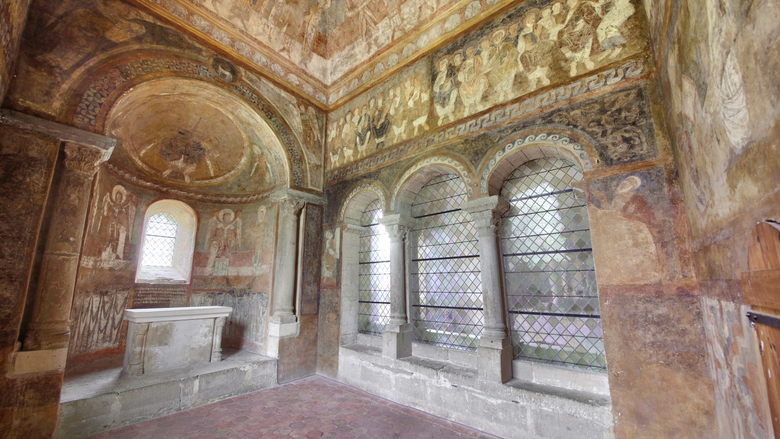 Chapelle des anges et fresques romanes de Saint-Chef, cité abbatiale - Balcons du Dauphiné - Nord Isère - à moins d'une heure de Lyon