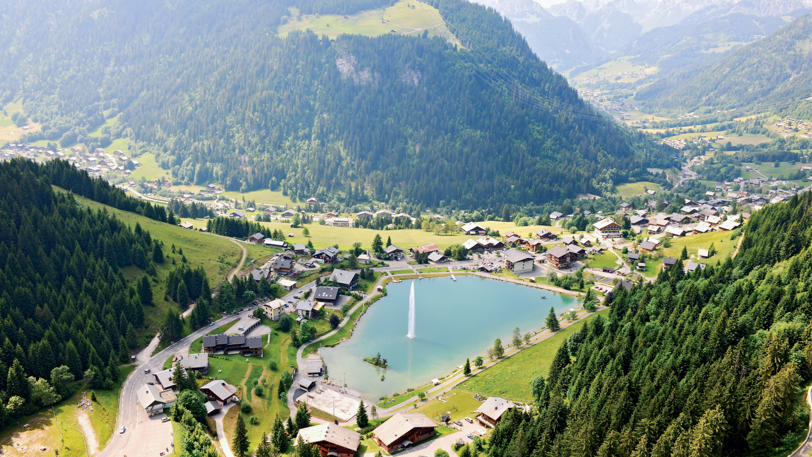 Le Lac de Vonnes vu de haut en été