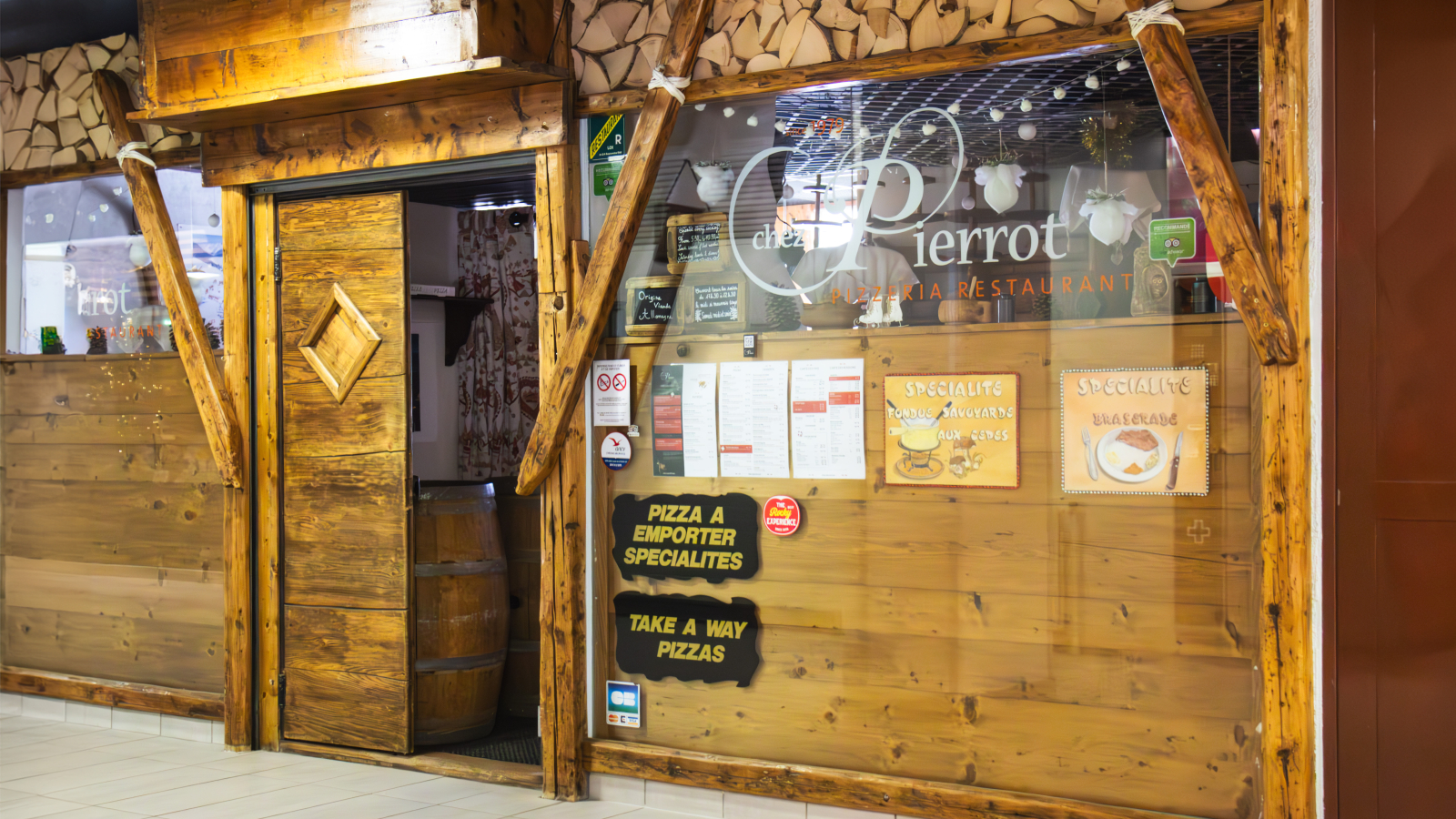 Front of the restaurant in the Flaine Forum shopping centre