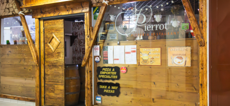 Front of the restaurant in the Flaine Forum shopping centre