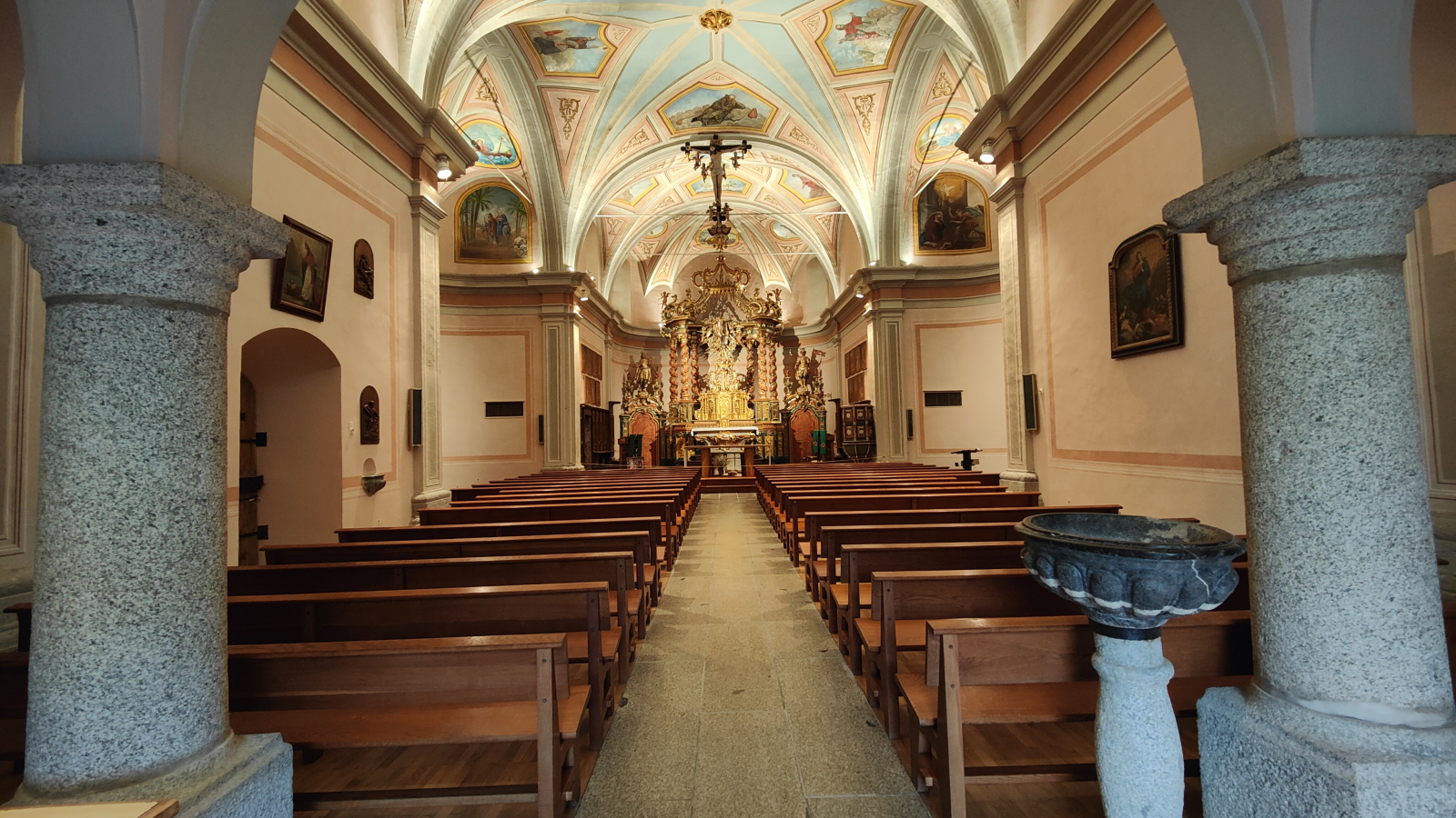 Intérieur église