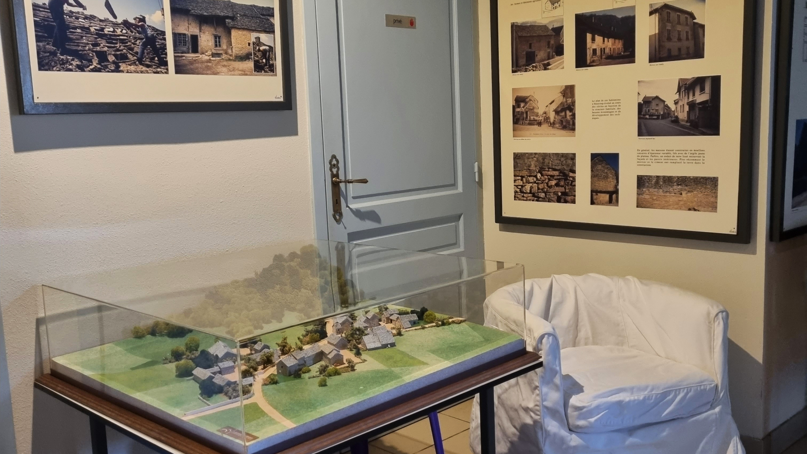 Salle du musée consacrée à la présentation de la pierre locale