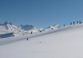 Raquettes face aux Aiguilles d'Arves