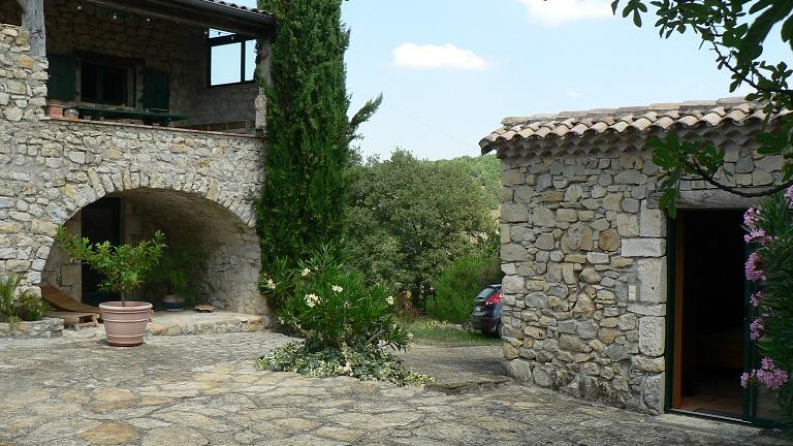 La cour - Chambre d'hôtes Le Relais de Vazeille