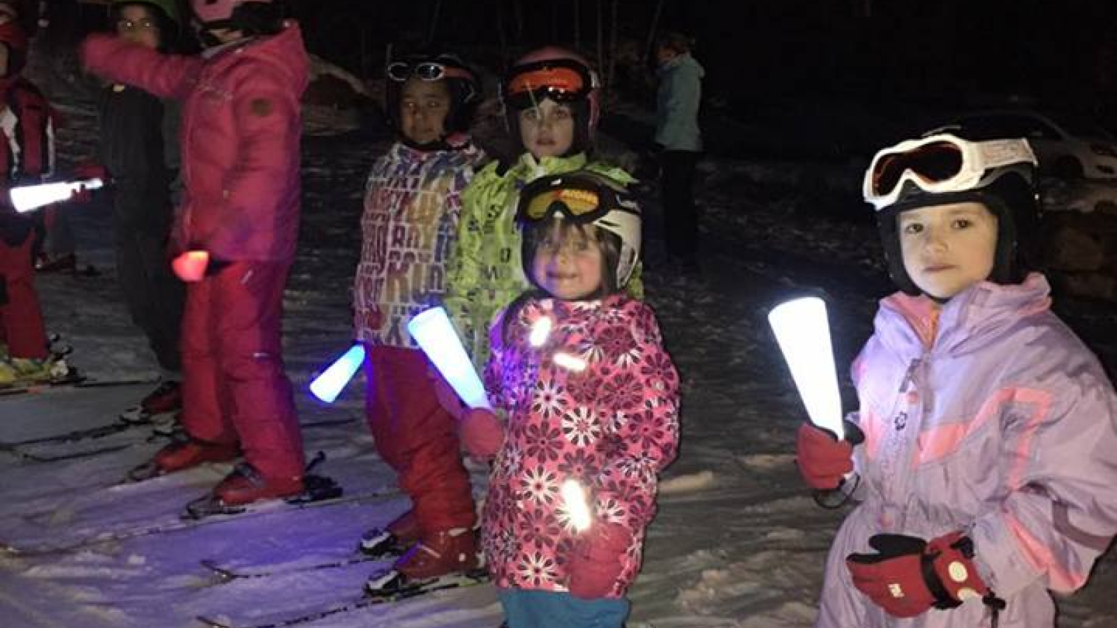 descente aux flambeaux des enfants