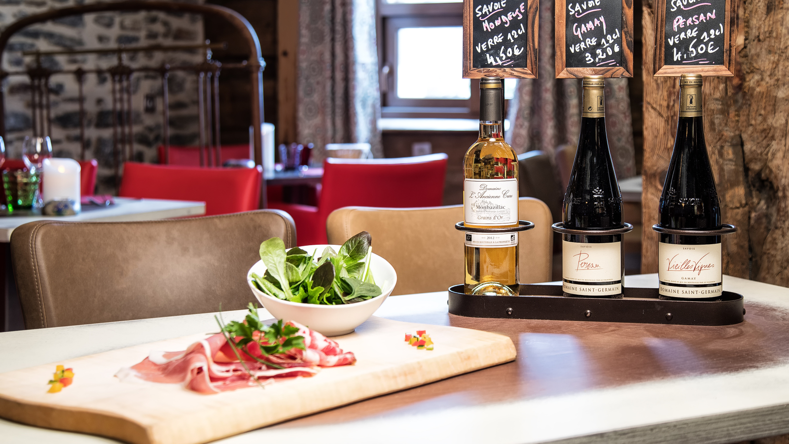 Planche de charcuterie et vins de Savoie