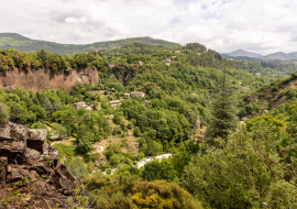 Thueyts - Vue sur le village depuis le belvédère de Fargebelle ©sourcesetvolcans