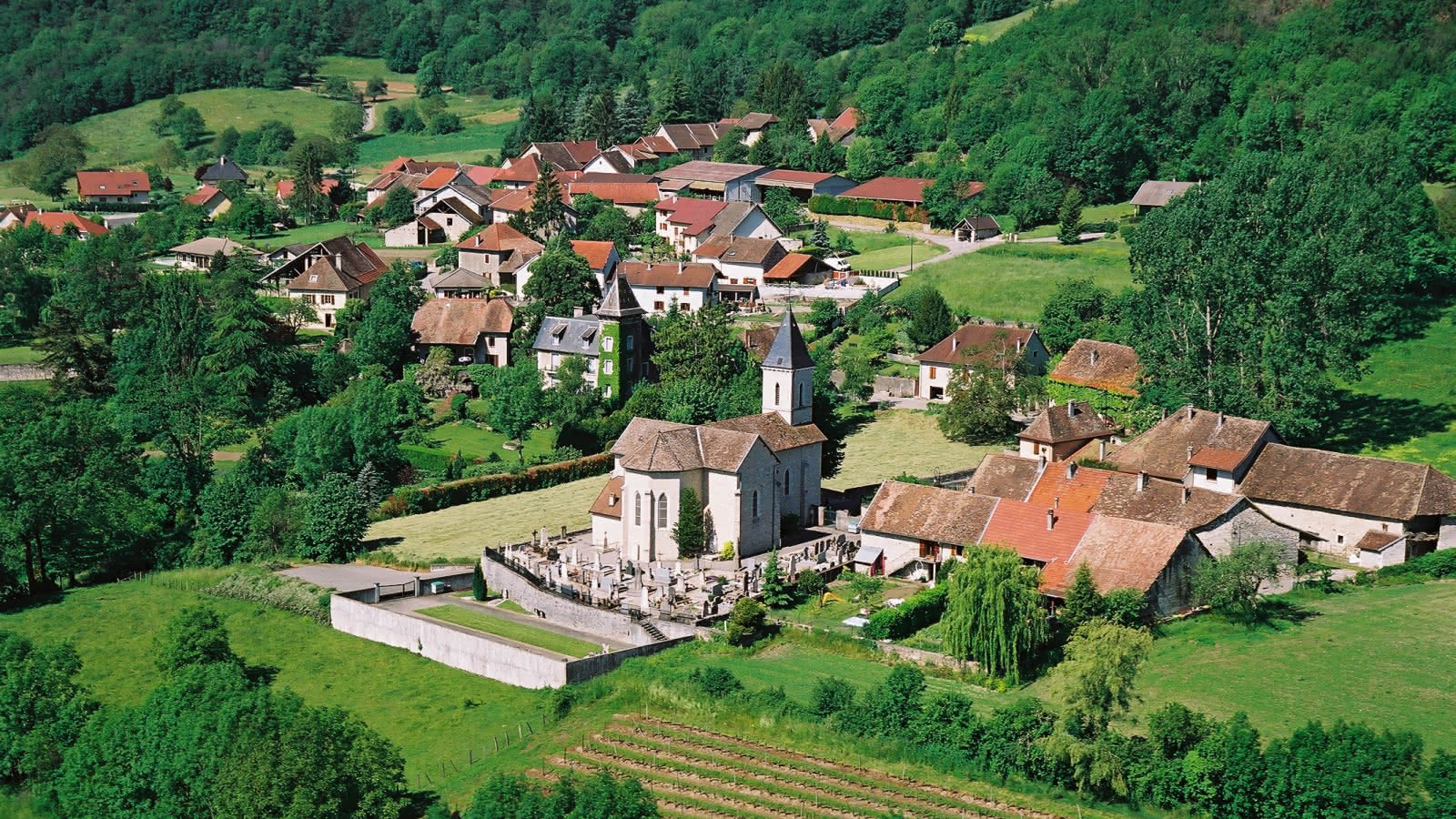 Vue aérienne Cressin-Rochefort