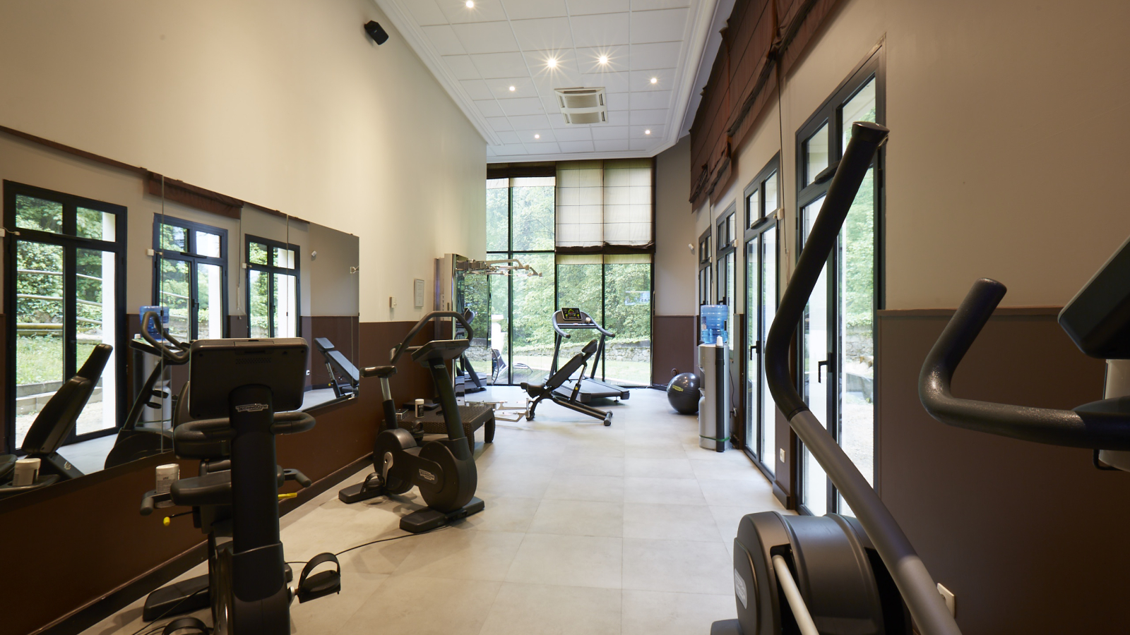 HÔTEL***** & SPA LE PAVILLON - Salle de fitness