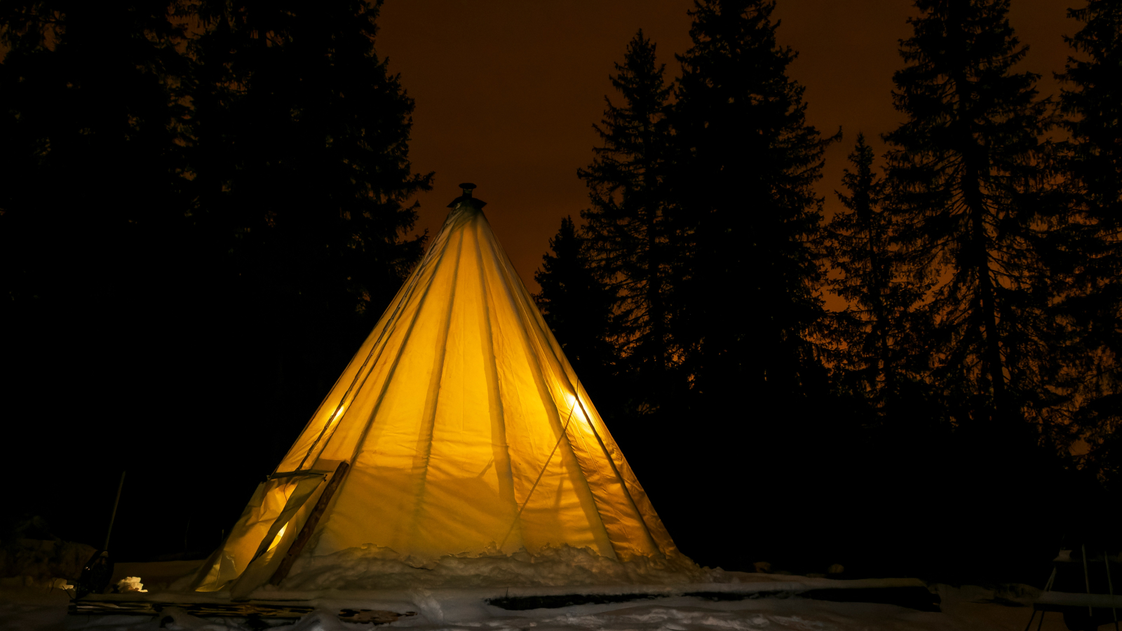 Tipi et soirée trappeur