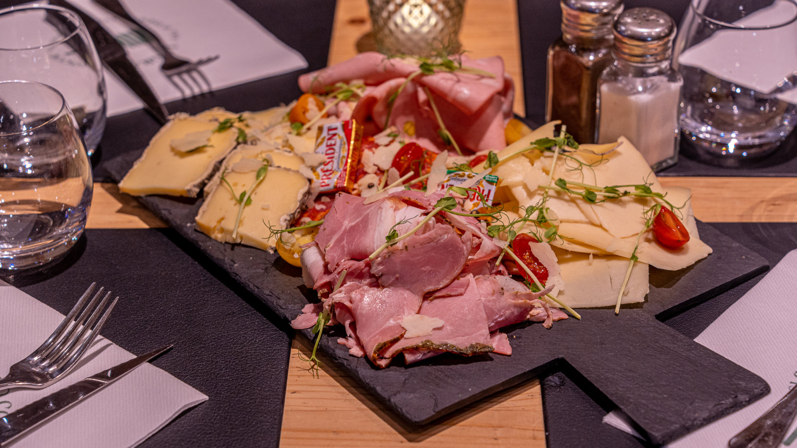 Plateau charcuterie / fromages - Grand Cocor