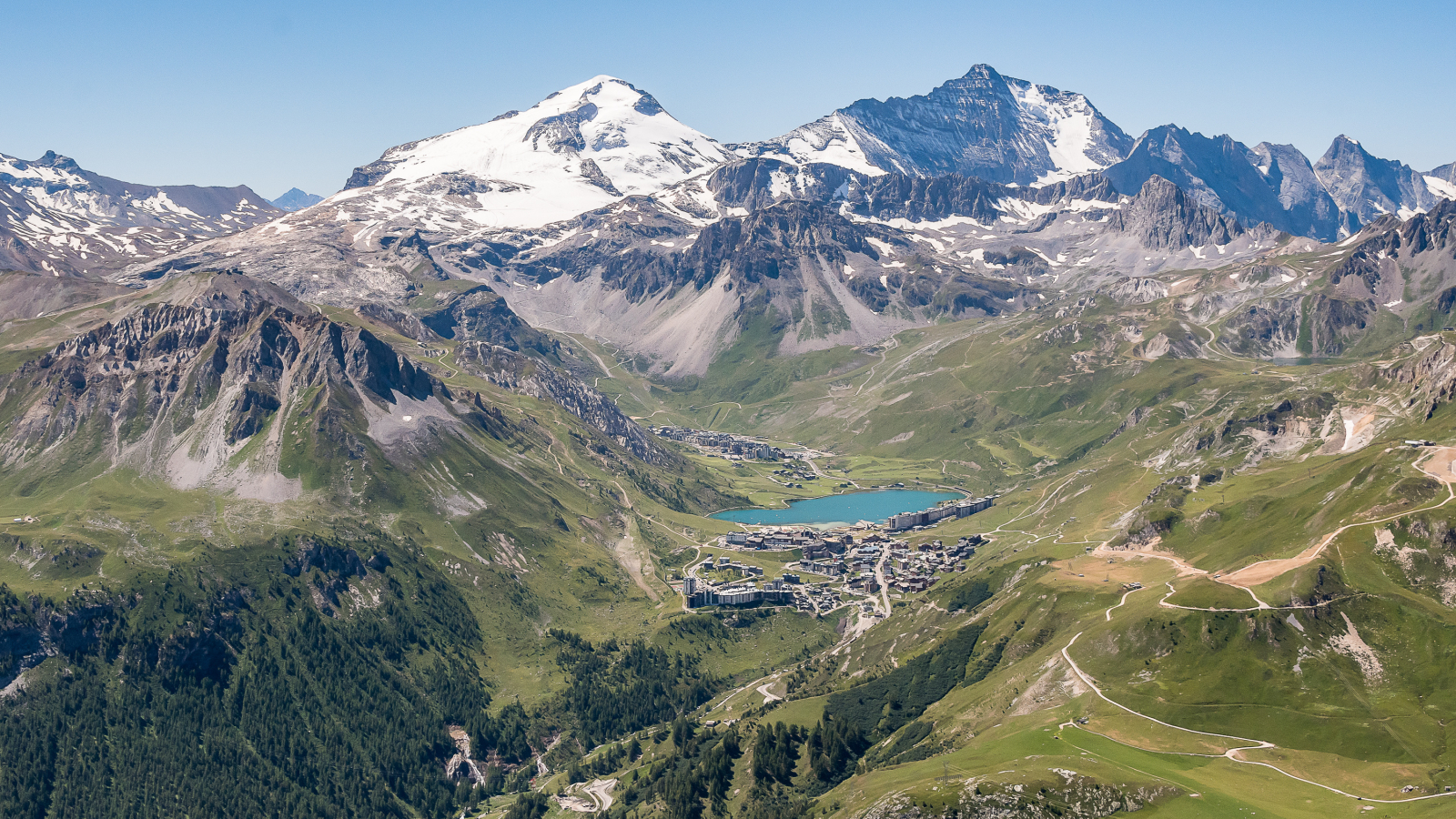 Vue générale de Tignes 2100