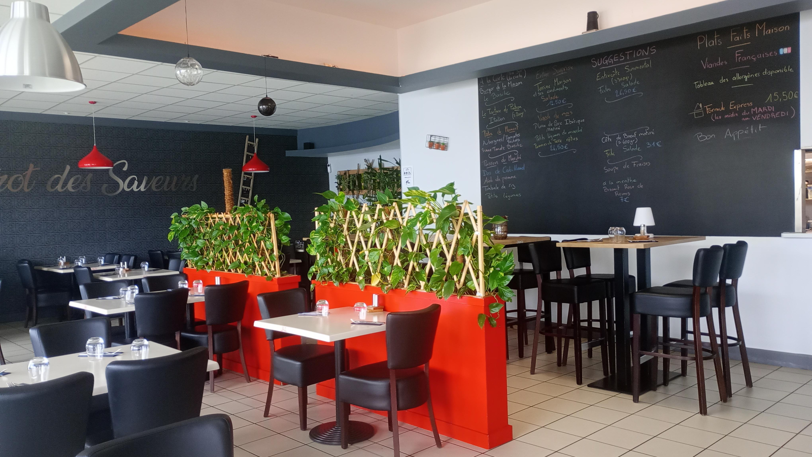 Salle de restaurant - Le Bistrot des saveurs - restaurant à proximité de Viarhôna - Arandon - Passins - Balcons du Dauphiné - Nord-Isère - à moins d'une heure de Lyon